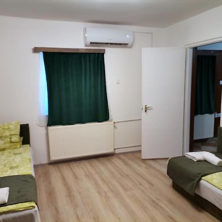 Nagy-Magyarorszag Park Bed & Breakfast Isztimer Ngoại thất bức ảnh
