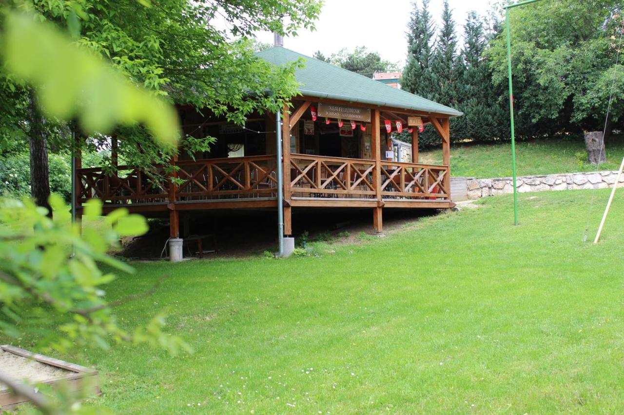 Nagy-Magyarorszag Park Bed & Breakfast Isztimer Ngoại thất bức ảnh