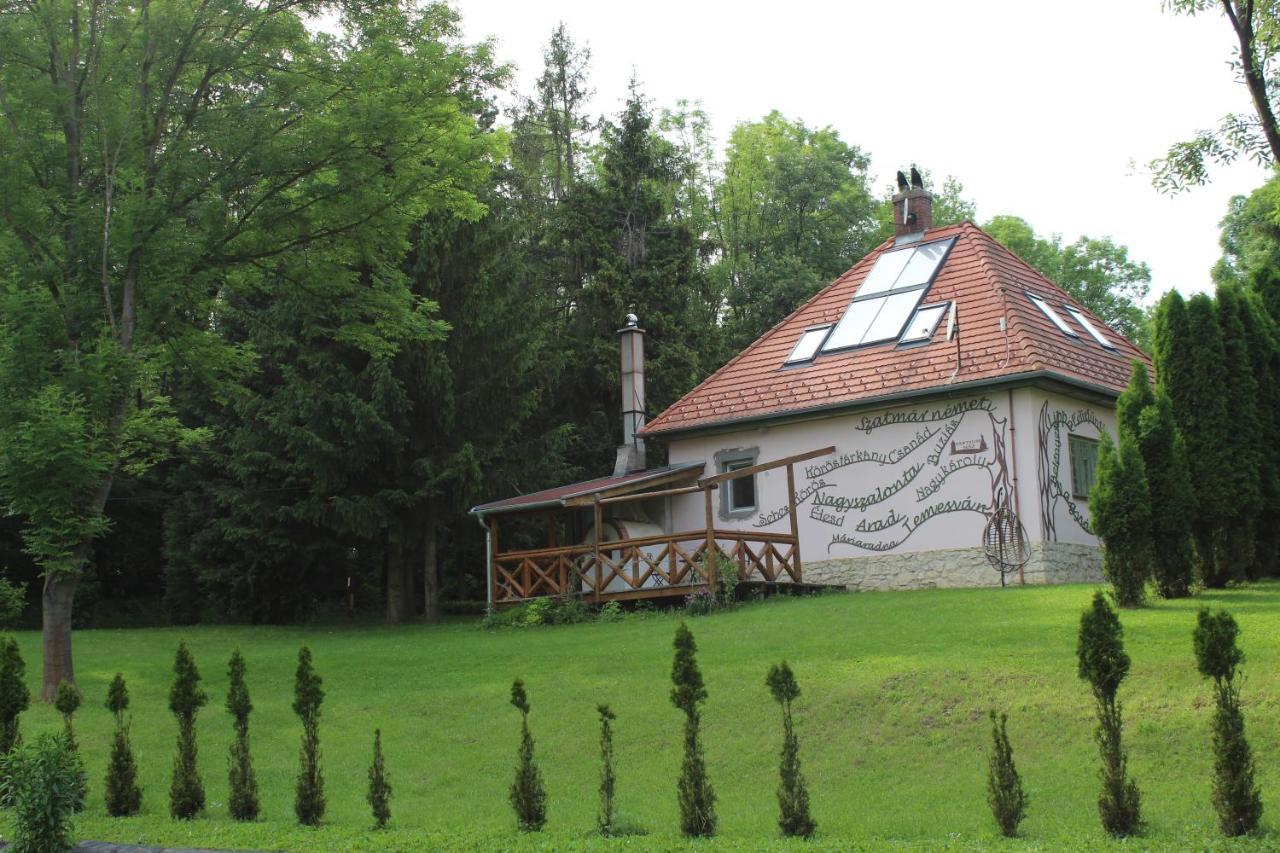 Nagy-Magyarorszag Park Bed & Breakfast Isztimer Ngoại thất bức ảnh