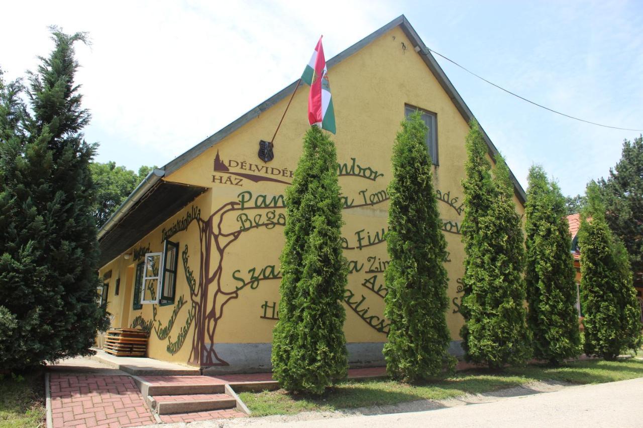 Nagy-Magyarorszag Park Bed & Breakfast Isztimer Ngoại thất bức ảnh