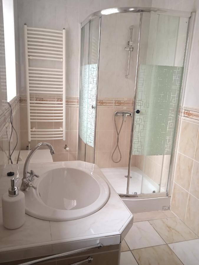 Nagy-Magyarorszag Park Bed & Breakfast Isztimer Ngoại thất bức ảnh