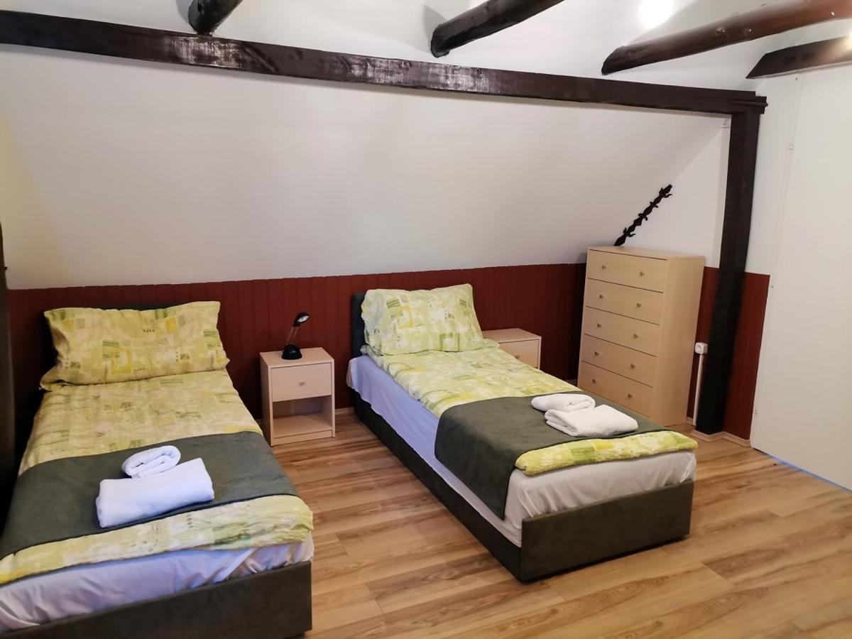 Nagy-Magyarorszag Park Bed & Breakfast Isztimer Ngoại thất bức ảnh